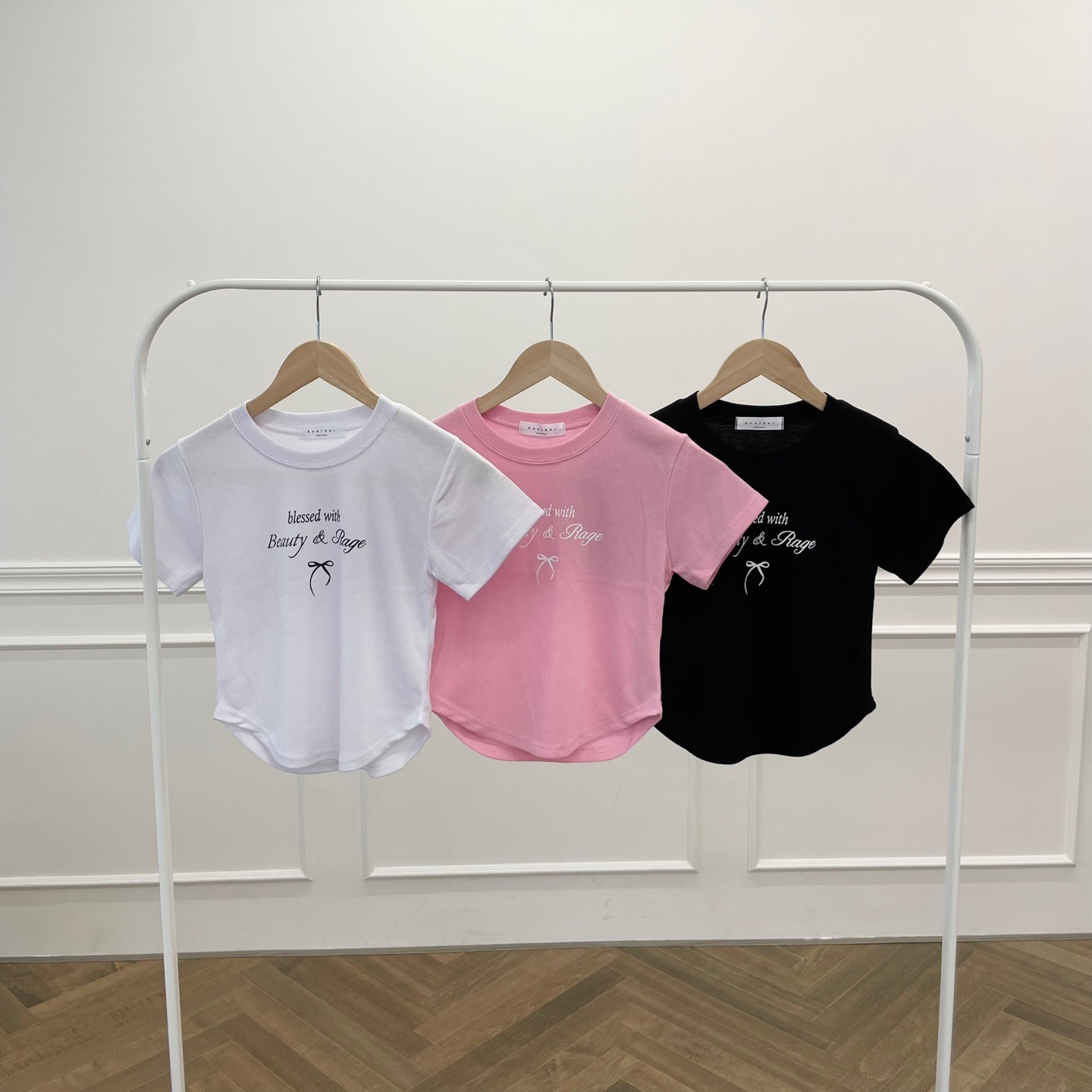 リボンレタリングラウンドヘムリブ半袖Tシャツ | 詳細画像9