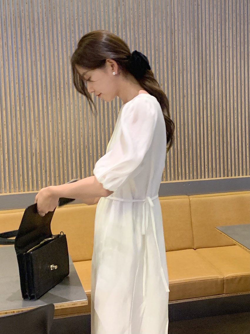 ストラップ付シルキーパフ半袖バックレスワンピース | 詳細画像7