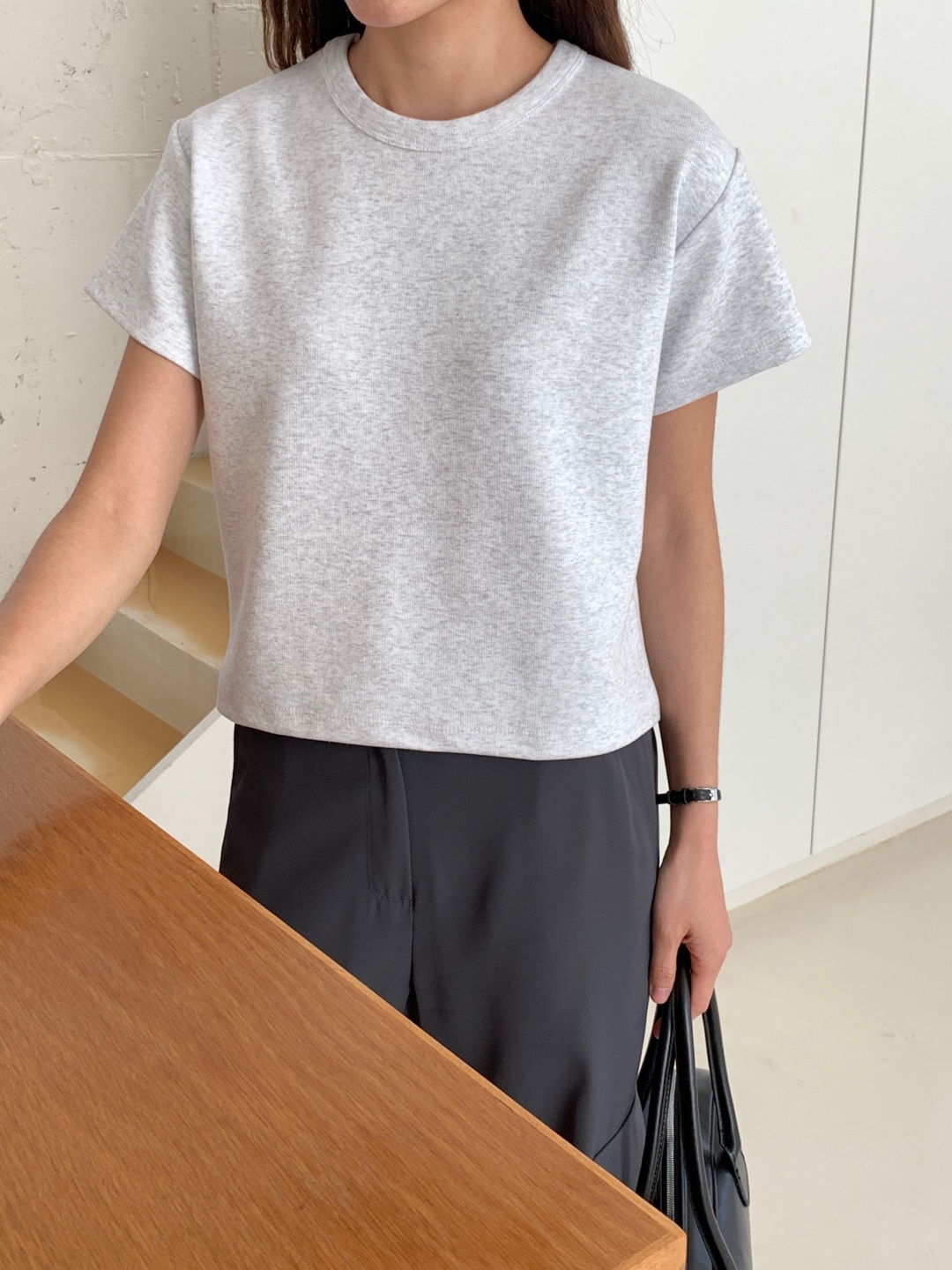 ラウンドネッククロップドリブ半袖Tシャツ | 詳細画像4