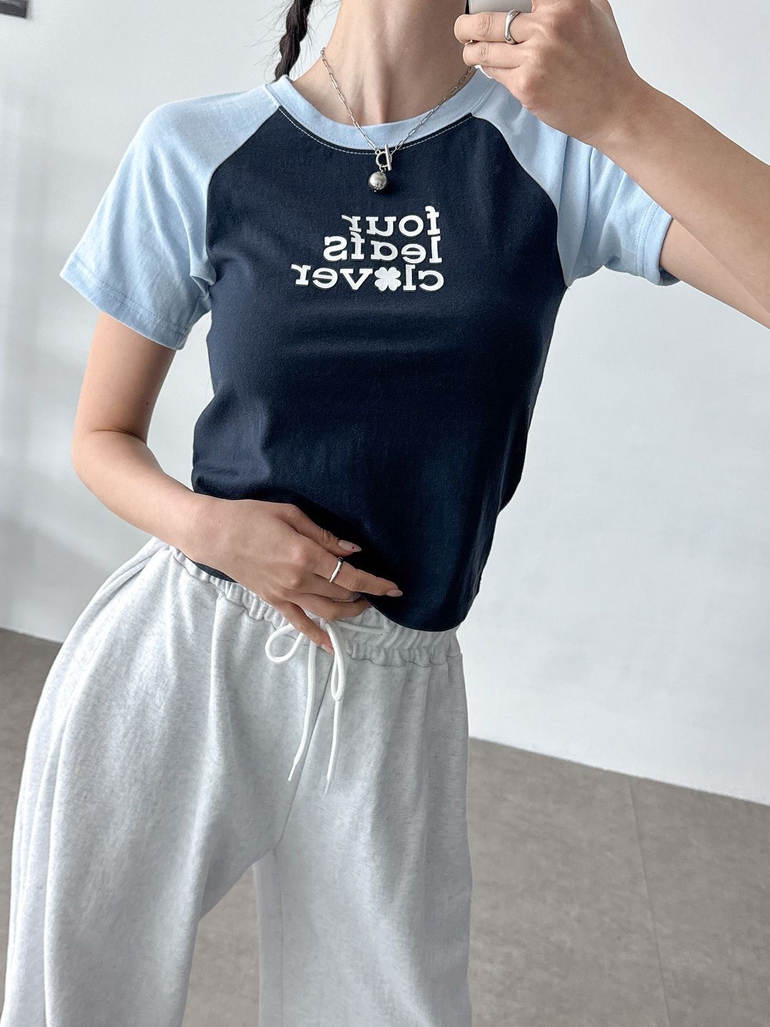 クローバーレタリング配色ラグラン半袖Tシャツ | 詳細画像5