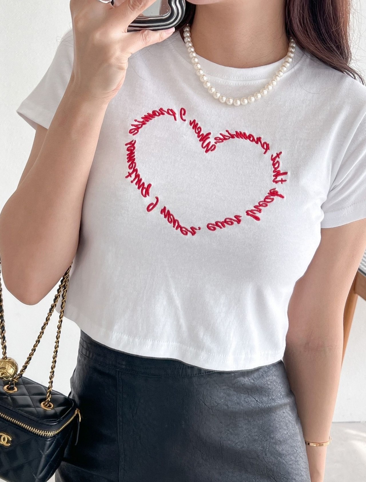 ハート刺繍レタリングクロップド半袖Tシャツ | 詳細画像2