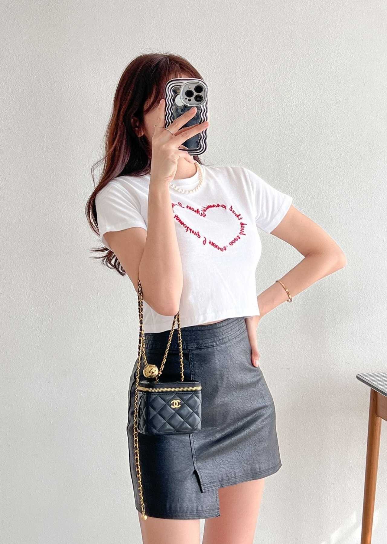 ハート刺繍レタリングクロップド半袖Tシャツ | 詳細画像3