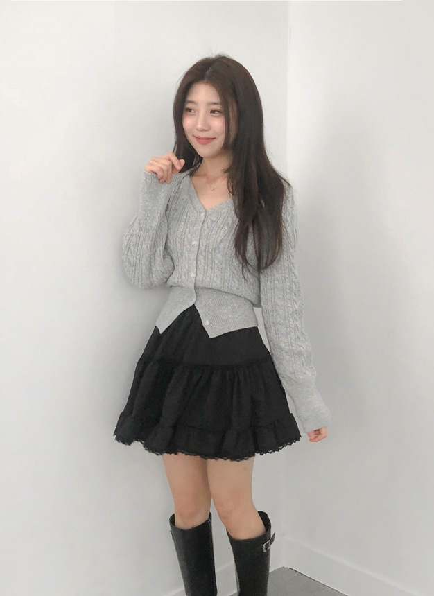 美品⭐︎2024AW ポルテデブトン　ミニケーブルカーディガン　ブラック Vネッククロップドケーブルカーディガン | レディースファッション通販