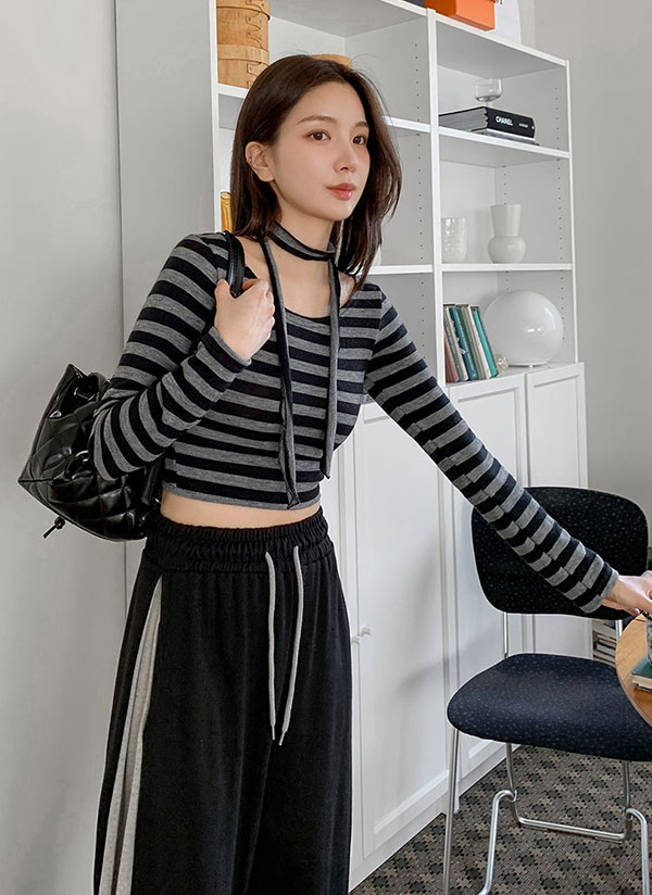 ストラップ付クロップドボーダーTシャツ | レディースファッション通販