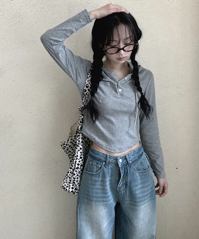 ピスネームスナップボタンスリムフードTシャツ | Mewing | 詳細画像1