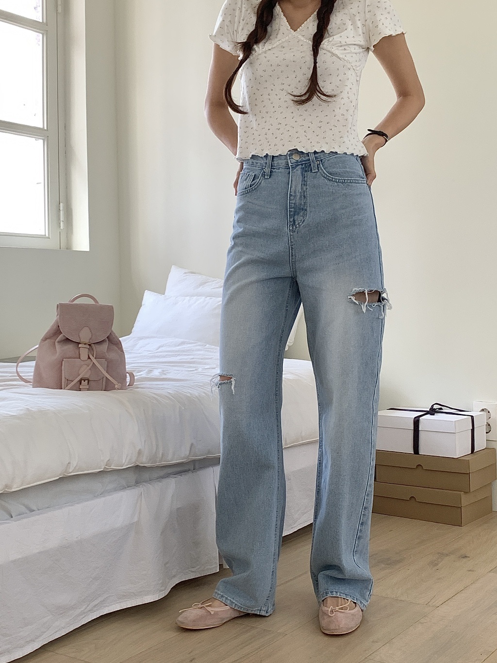 mideal スリットストレートデニム ライトブルー mideal（マイディール）の「slit straight denim / スリット