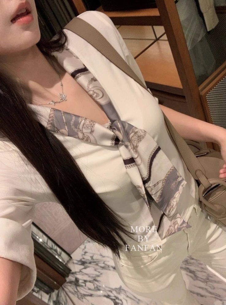 パターンスカーフロールアップ半袖Tシャツ | 詳細画像4
