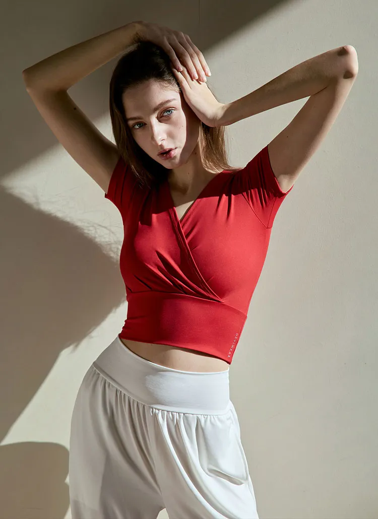 カシュクールワイドヘムクロップド半袖Tシャツ(レッド) | DEVIWEAR | 詳細画像1