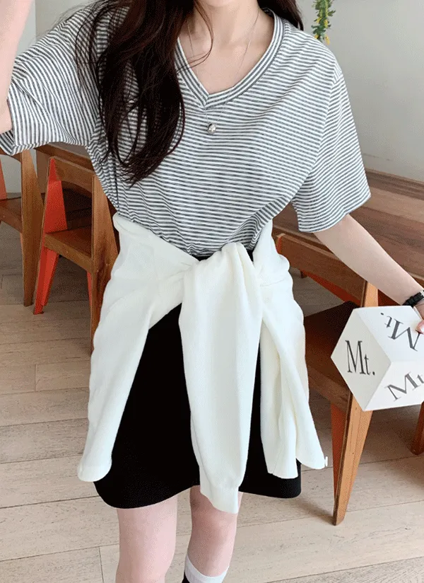 Vネックボーダー半袖Tシャツ | 66girls | 詳細画像1
