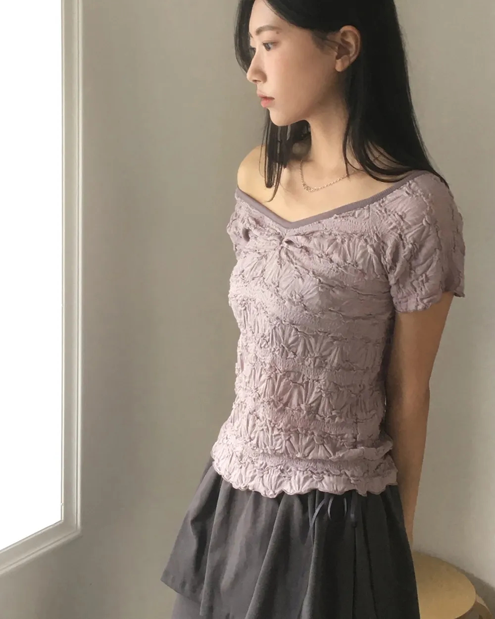 Vネックエンボスリンクル半袖Tシャツ | WONDERWONDER | 詳細画像1