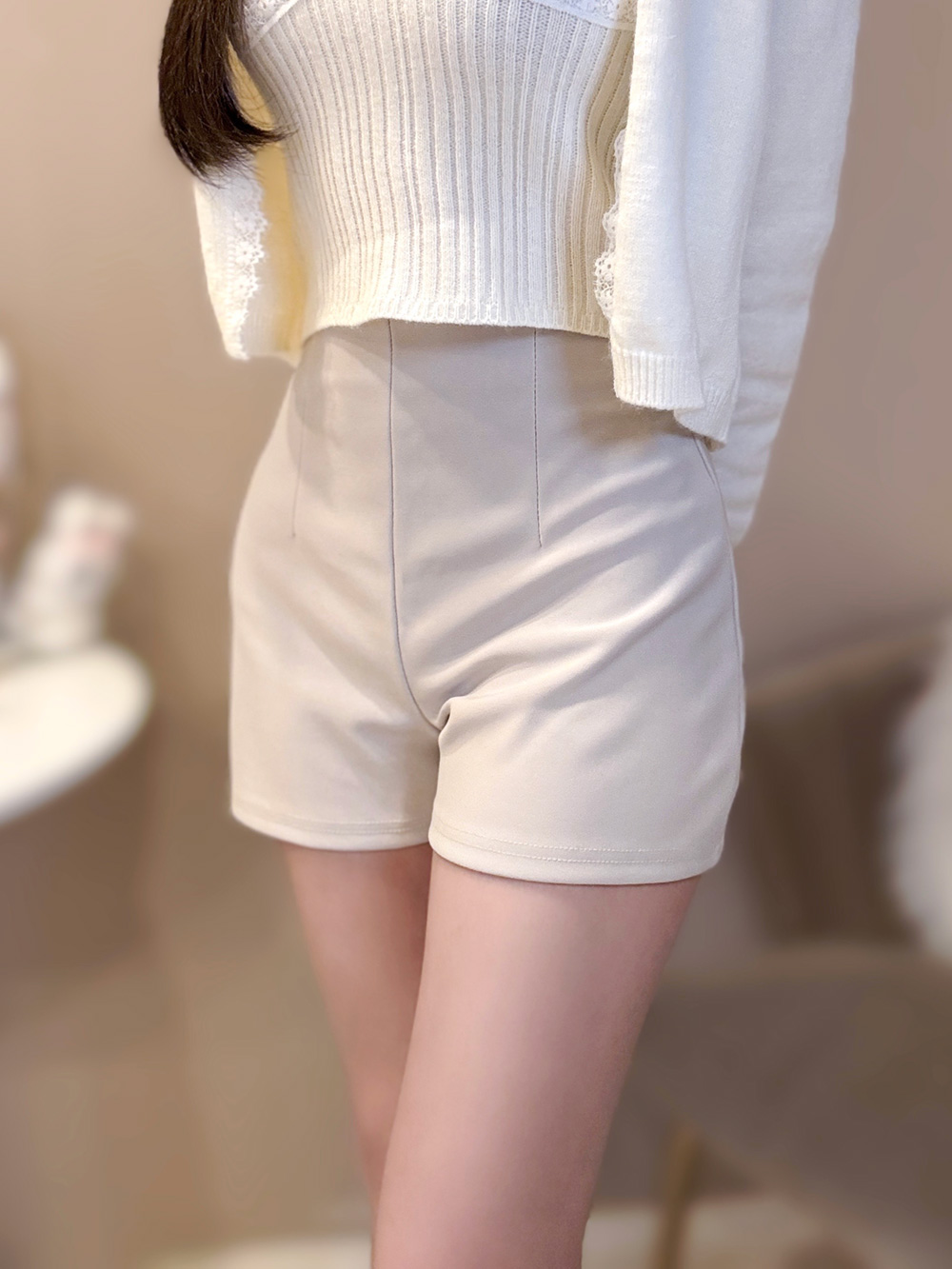 ハイウエストダーツショートパンツ | レディースファッション通販 - DHOLIC