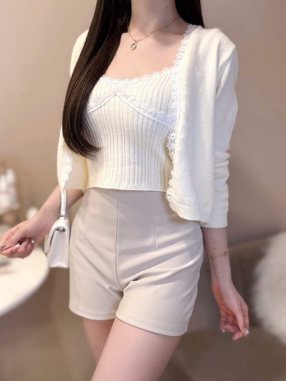ハイウエストダーツショートパンツ | レディースファッション通販 - DHOLIC