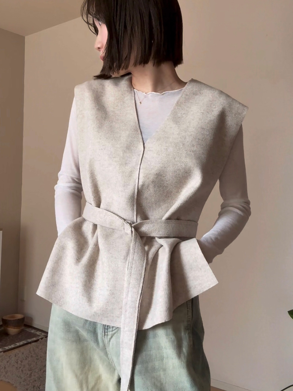 ベルト付ウール混Vネックベスト | 詳細画像2