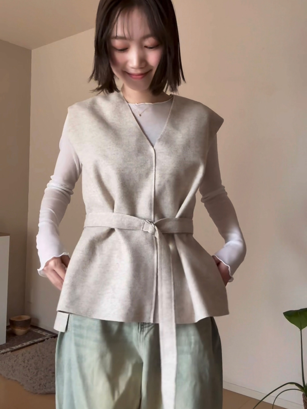 ベルト付ウール混Vネックベスト | 詳細画像5