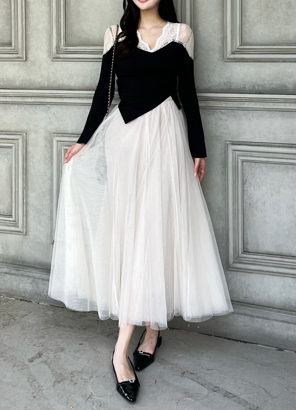 デコルテレースVネックTシャツ | レディースファッション通販 - DHOLIC