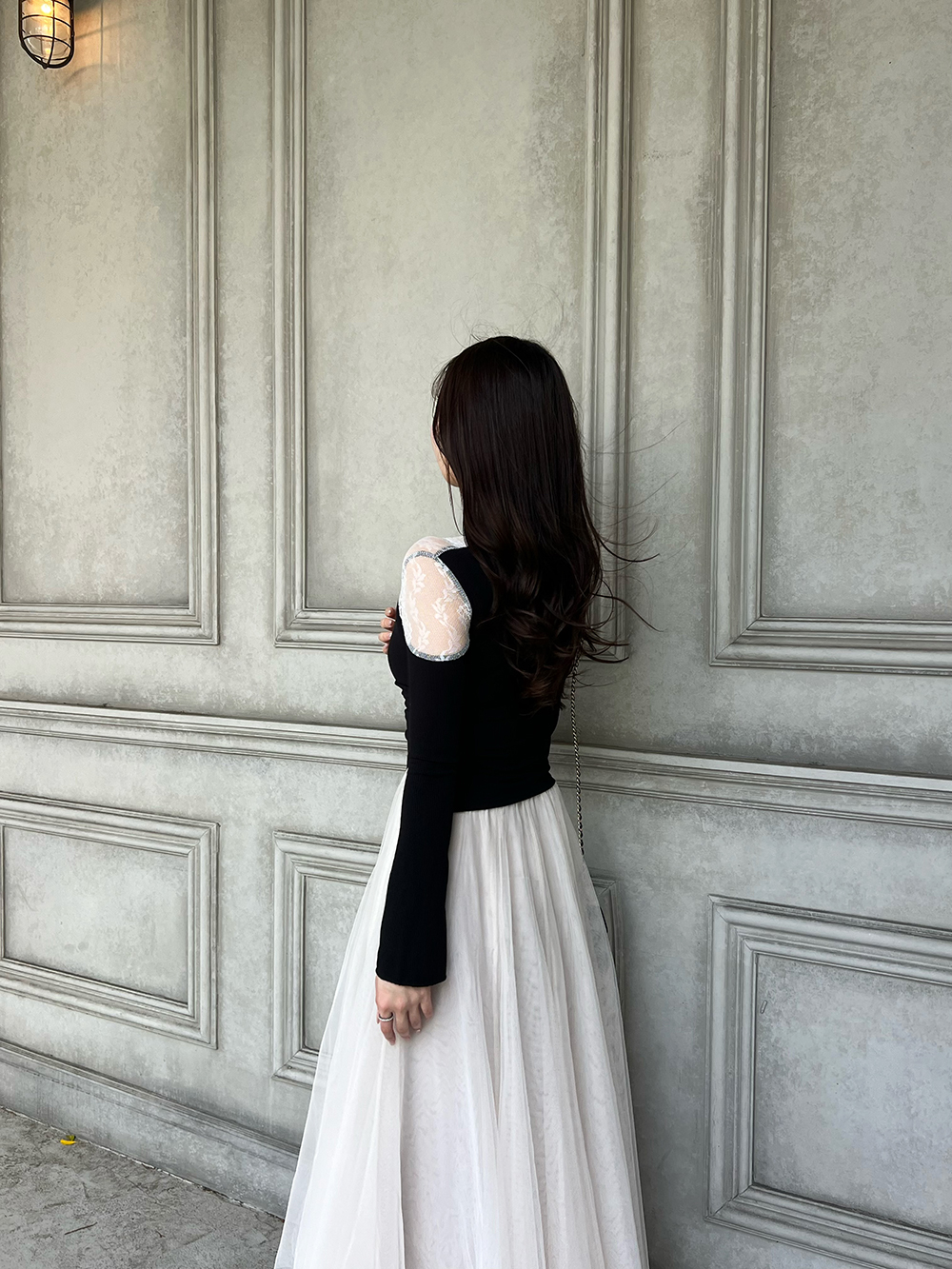 デコルテレースVネックTシャツ | レディースファッション通販 - DHOLIC