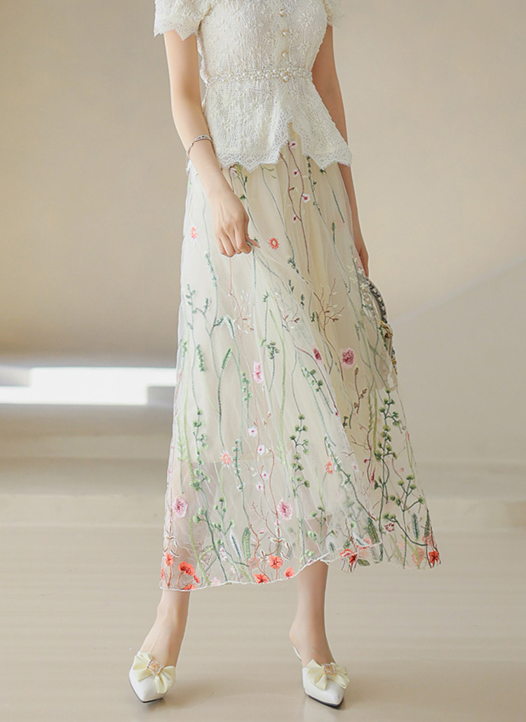 フリル付き花柄刺繍スカート フリル付き花柄刺繍スカート