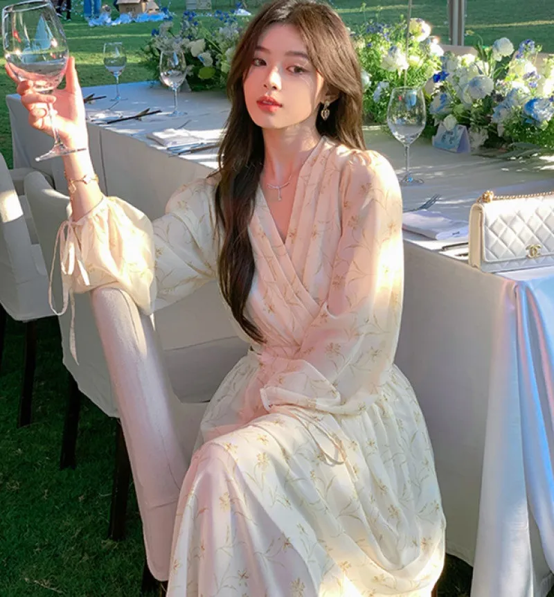Vネックロングタック花柄ワンピース | 詳細画像1