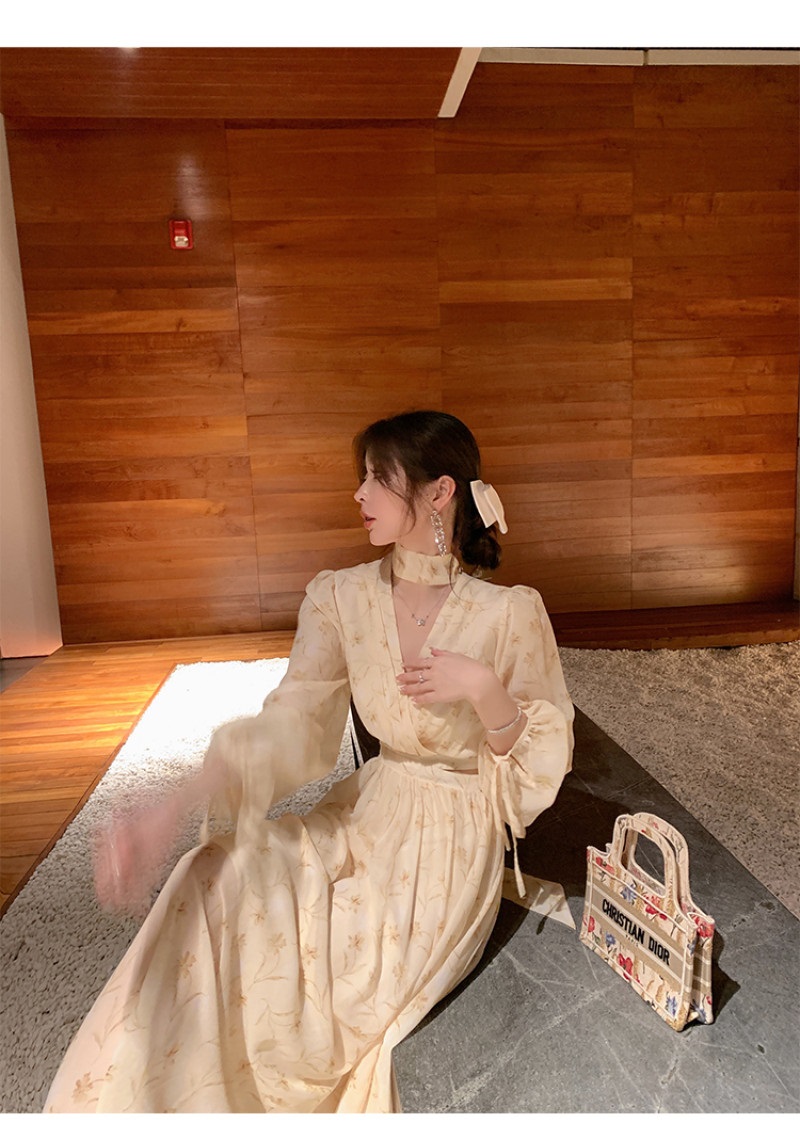 Vネックロングタック花柄ワンピース | 詳細画像11