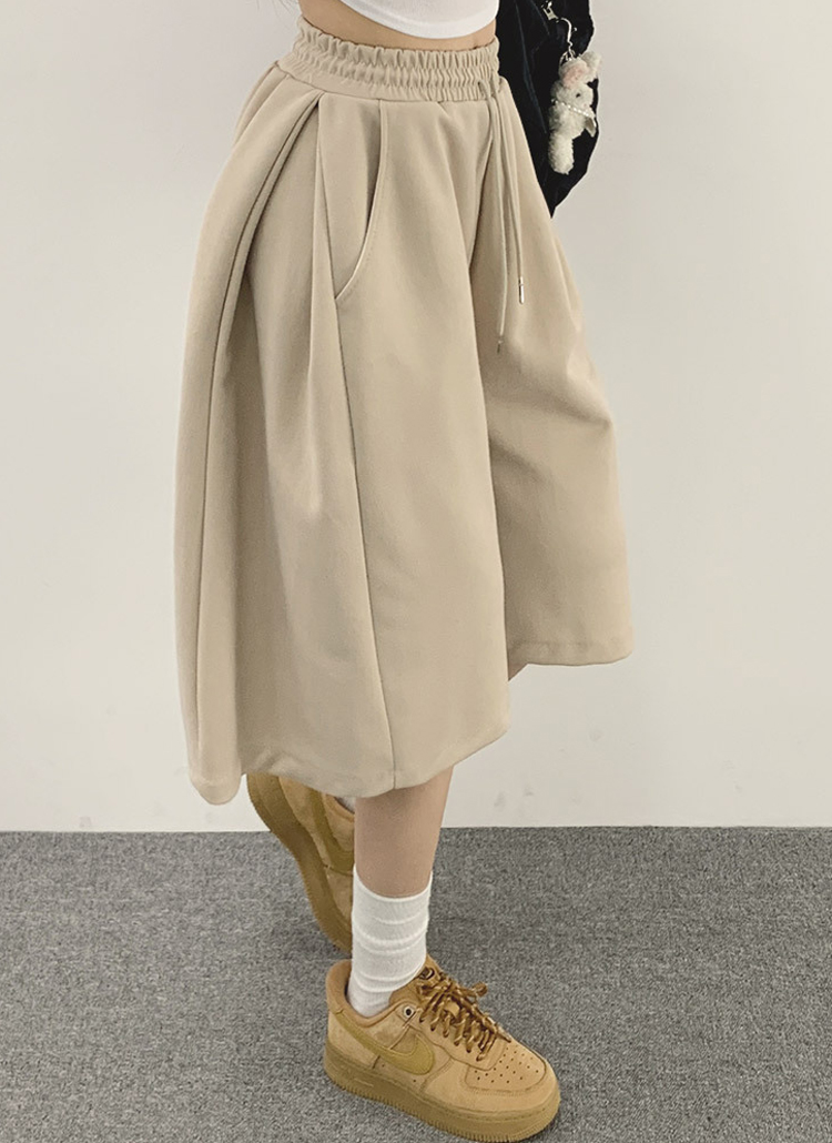 値下げしました‼️【新品】ハーフプリーツパンツ　ベージュ タックハーフパンツ | レディースファッション通販 - DHOLIC