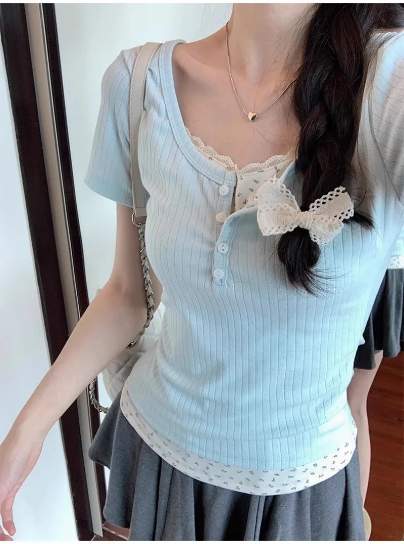 ボタンレイヤード風半袖花柄Tシャツ | 詳細画像1