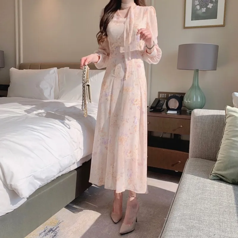 スカーフ付Vネックロング花柄ワンピース | 詳細画像1