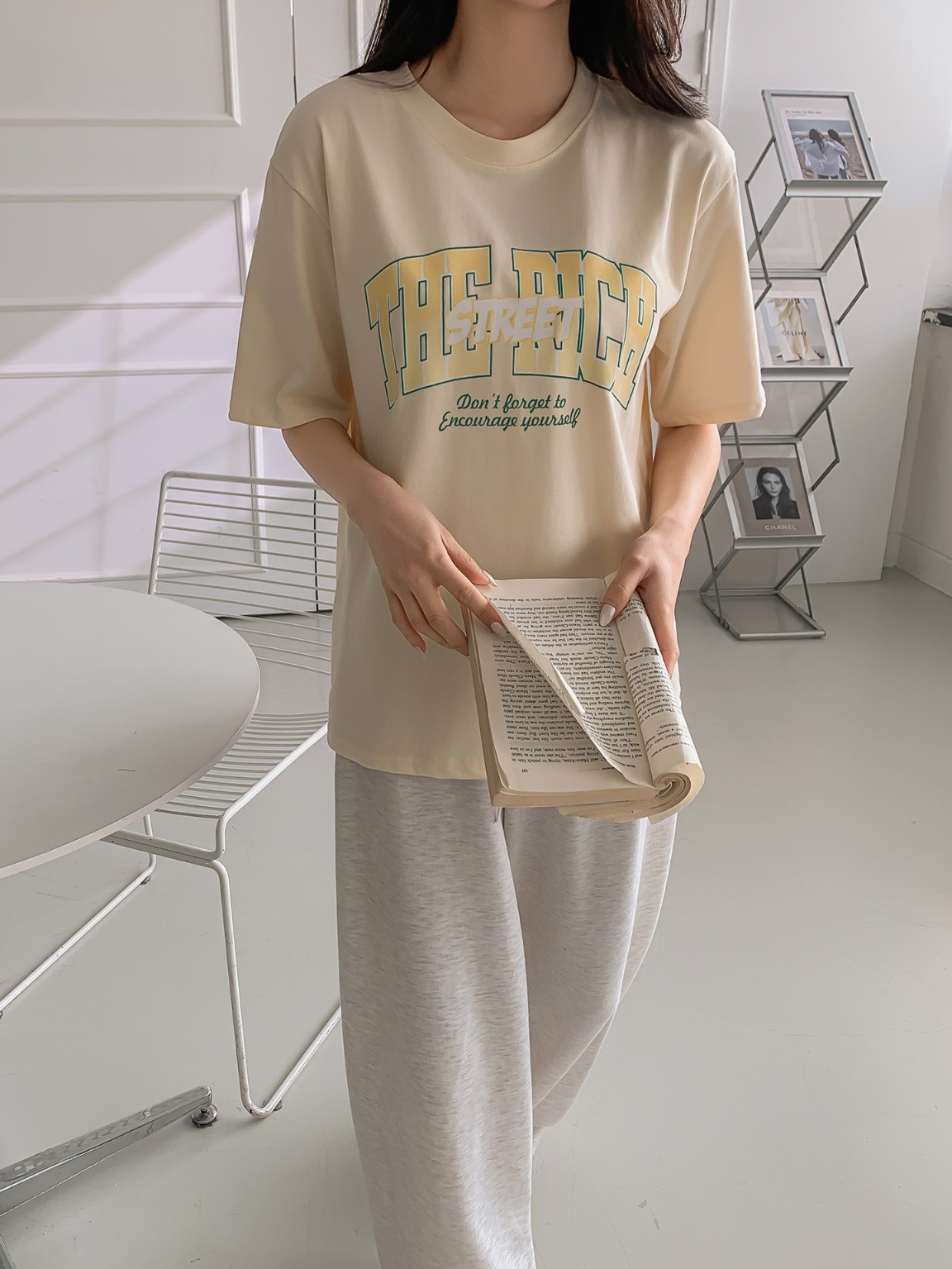ラウンドネック半袖ロゴTシャツ | 詳細画像16