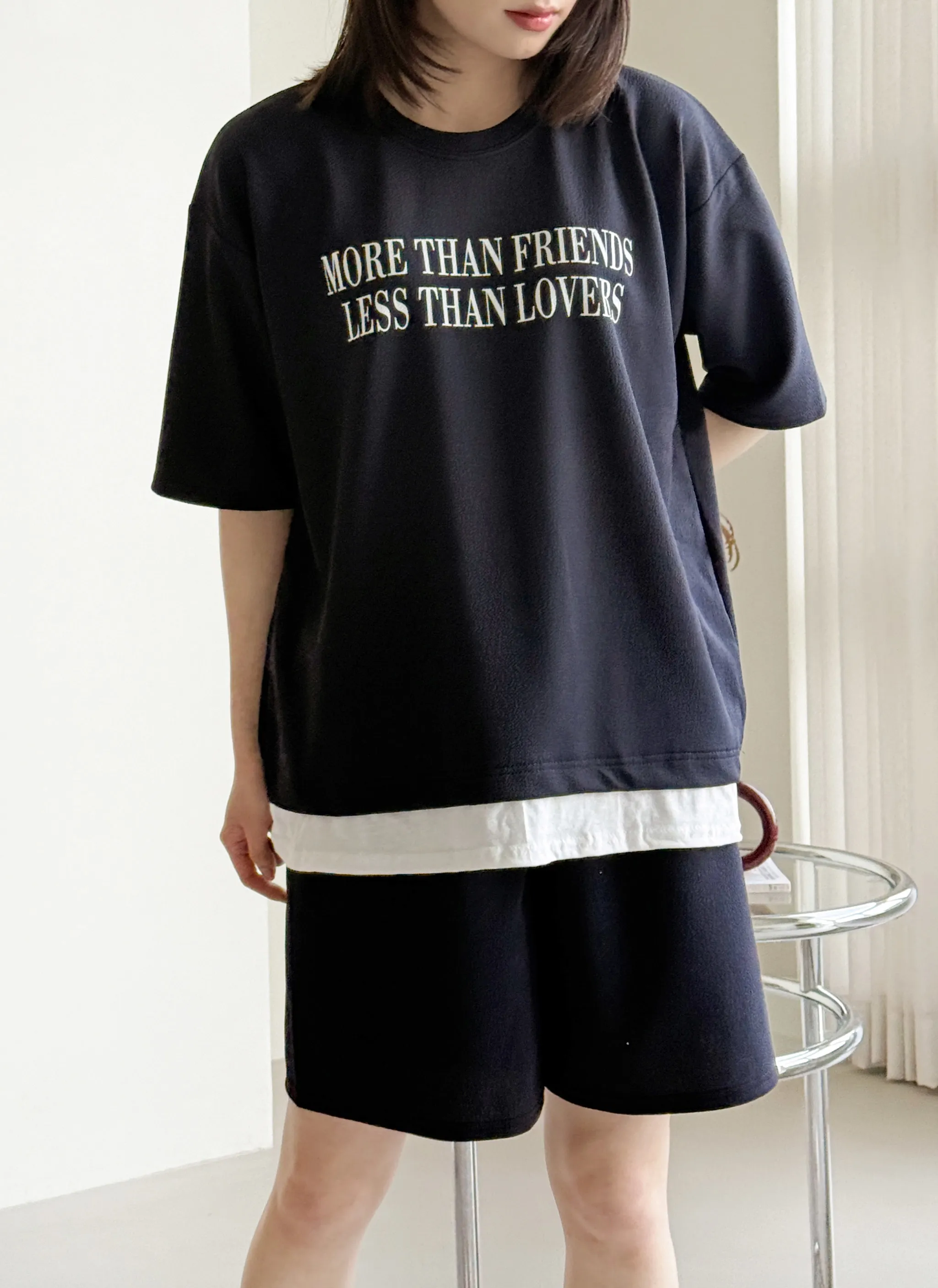 ラウンドネックウエストゴム半袖レタリングセットアップTシャツショートパンツ | 詳細画像1