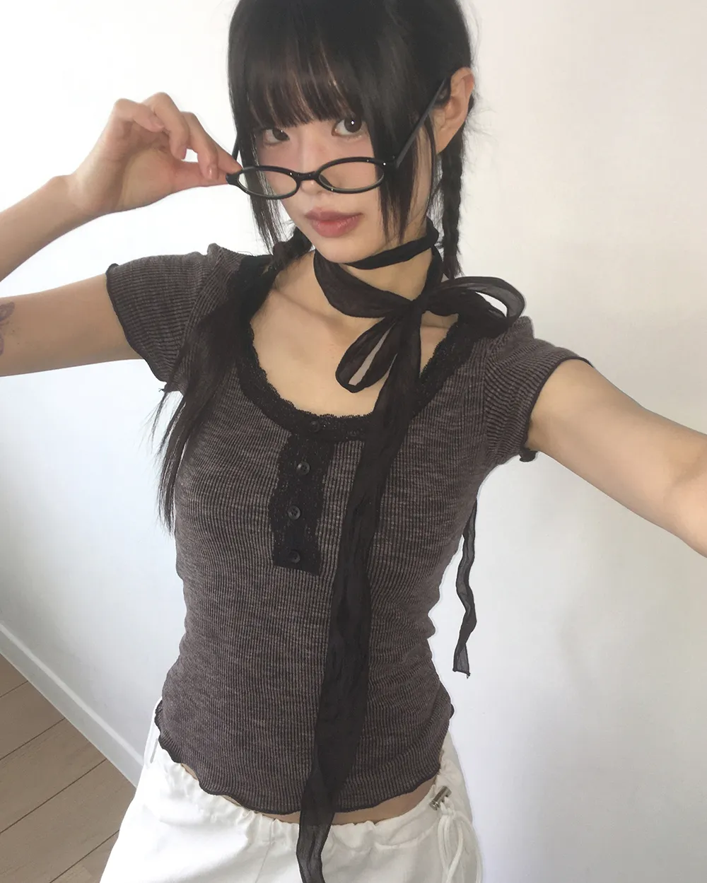 スカーフ付スリム半袖レースアップTシャツ | WONDERWONDER | 詳細画像1