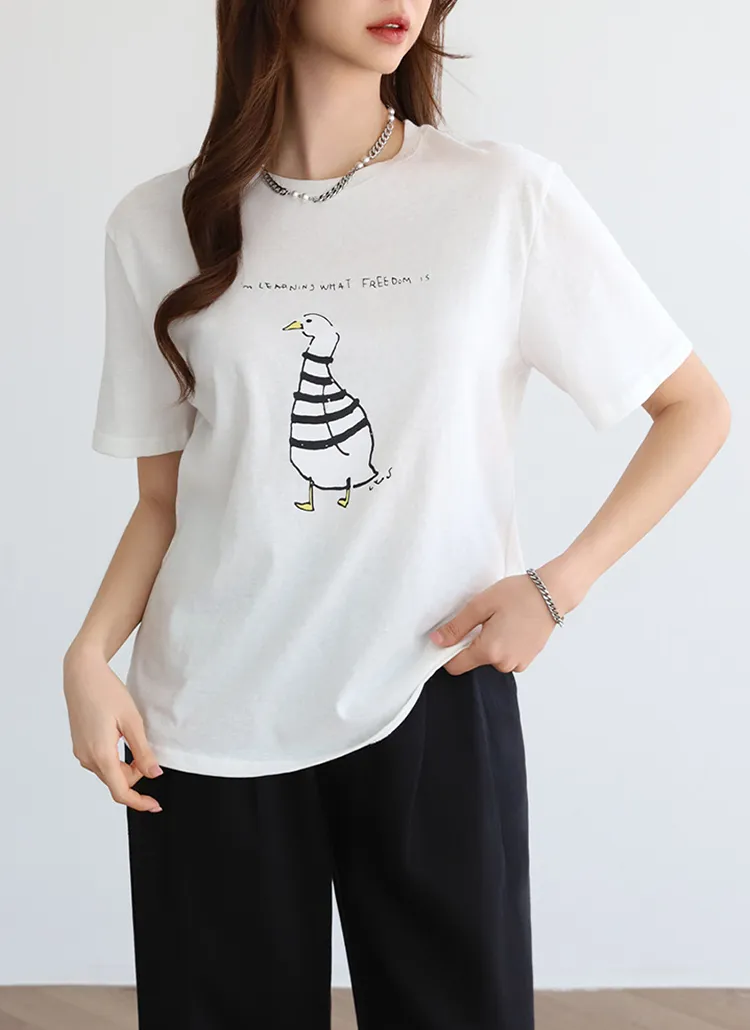 ラウンドネックレタリングプリントTシャツ | pippin | 詳細画像1