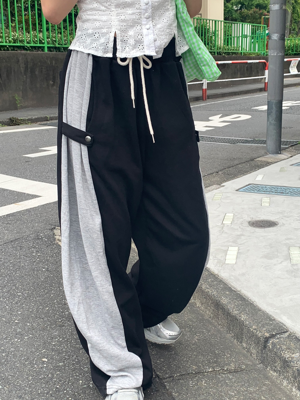 サイドストラップボタンワイドスウェットパンツ | 詳細画像7