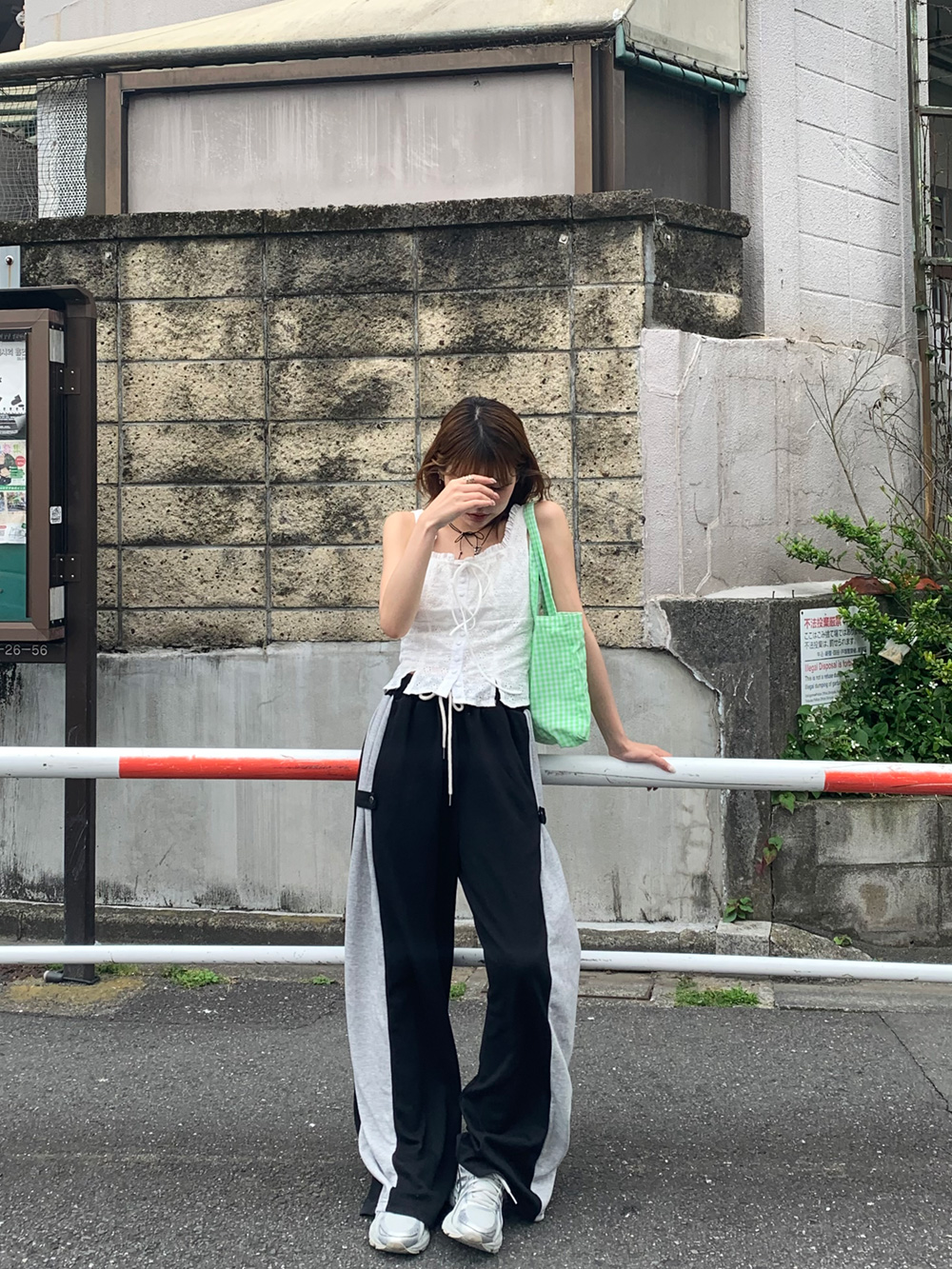 サイドストラップボタンワイドスウェットパンツ | 詳細画像9