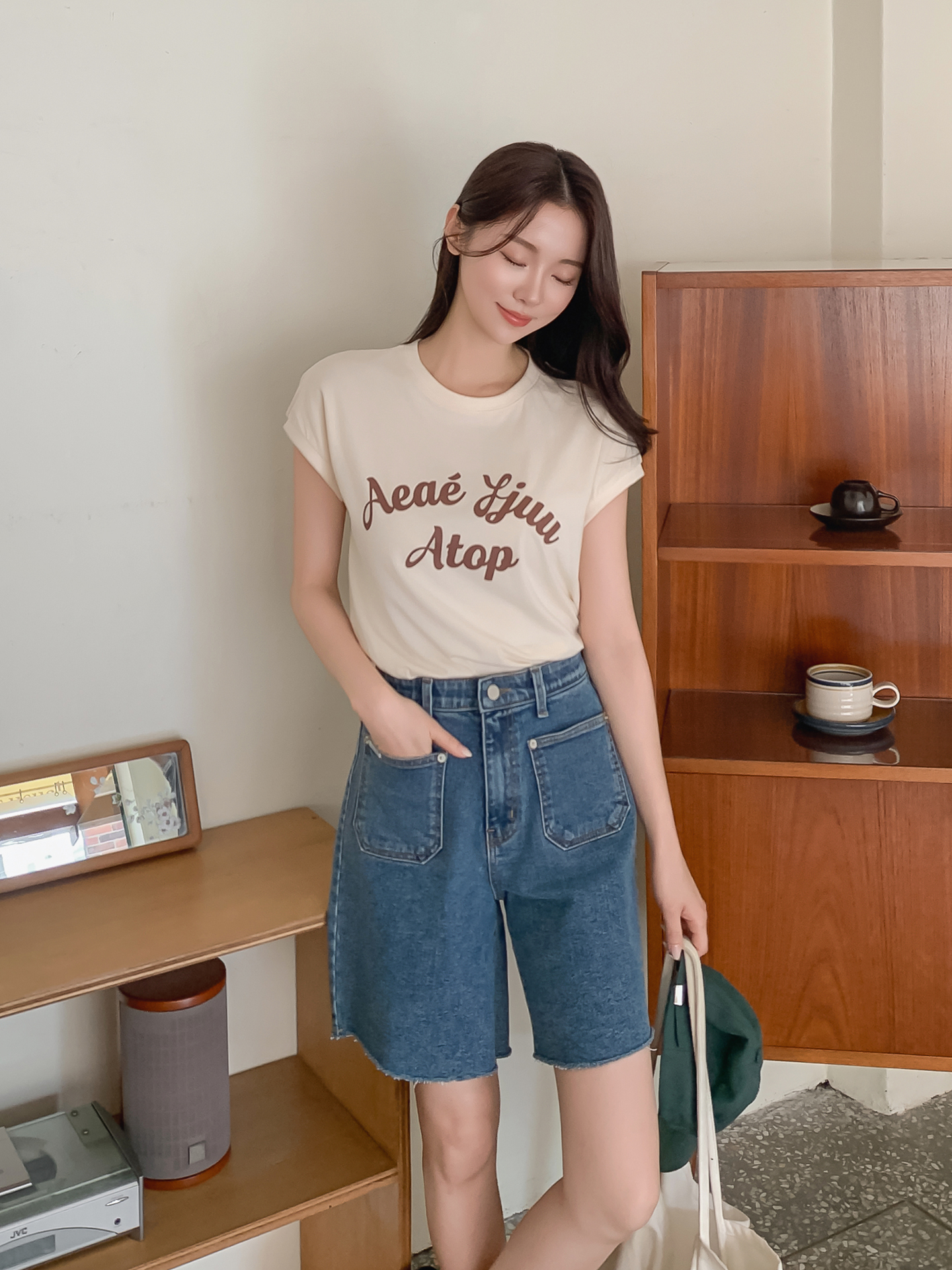 ソフトラウンドネック半袖ロゴTシャツ | 詳細画像9