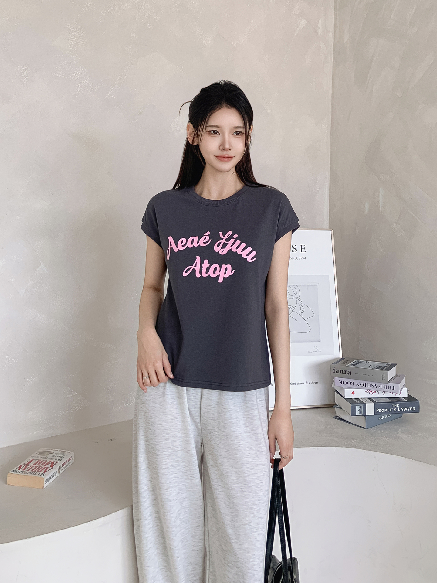 ソフトラウンドネック半袖ロゴTシャツ | 詳細画像11