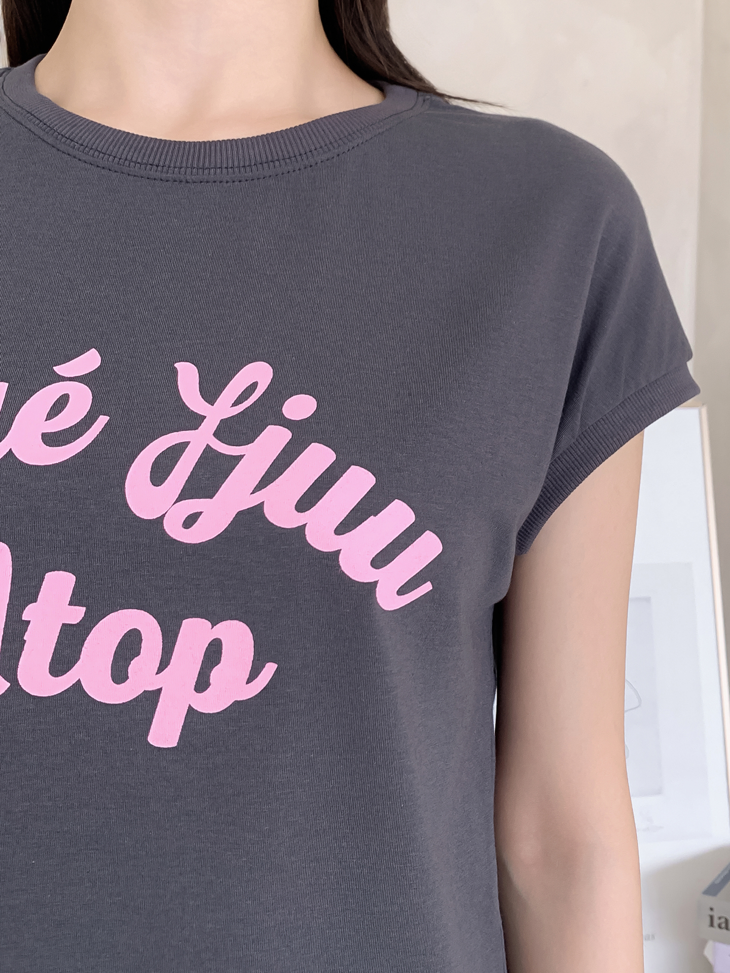 ソフトラウンドネック半袖ロゴTシャツ | 詳細画像15