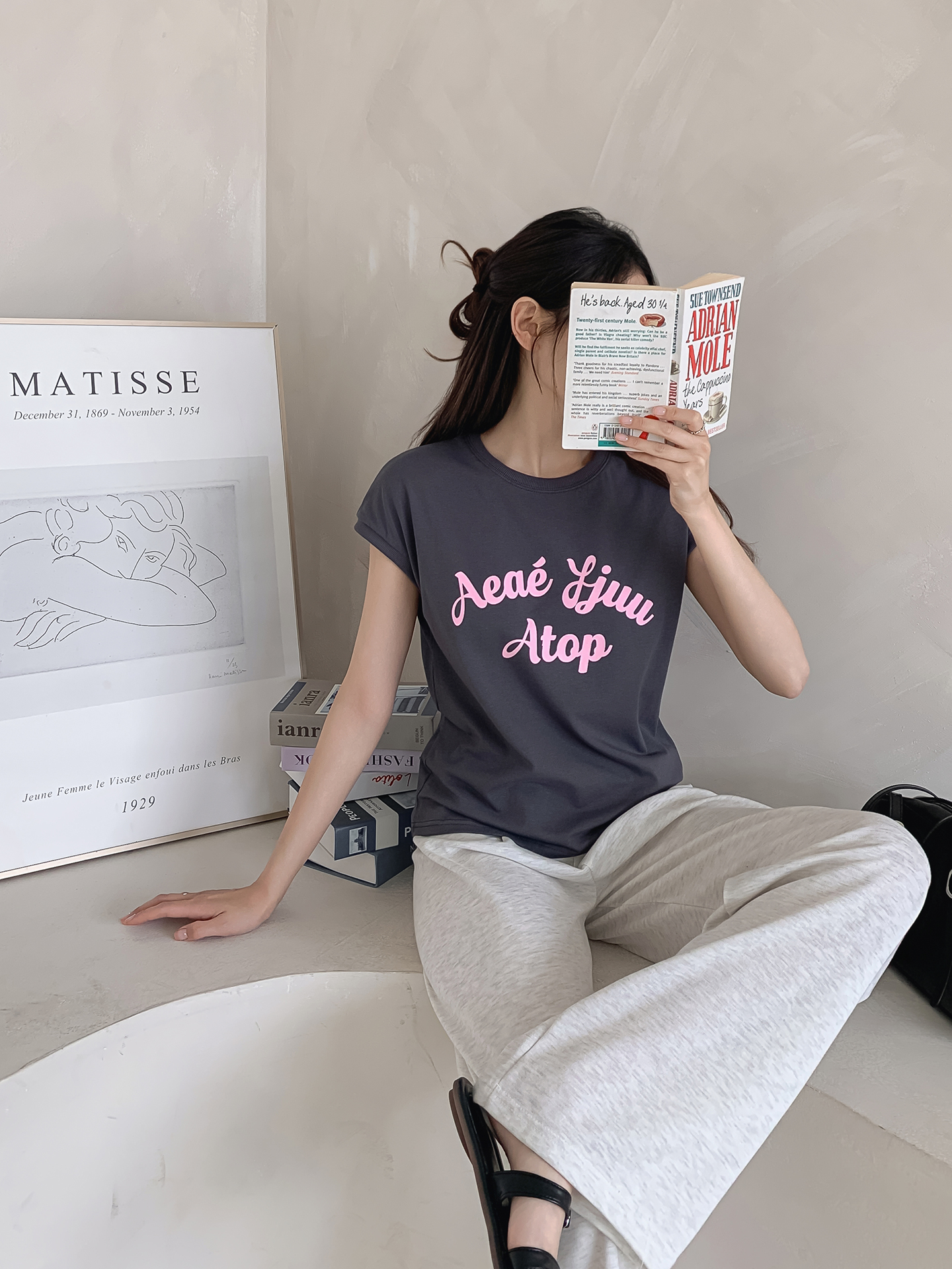 ソフトラウンドネック半袖ロゴTシャツ | 詳細画像16