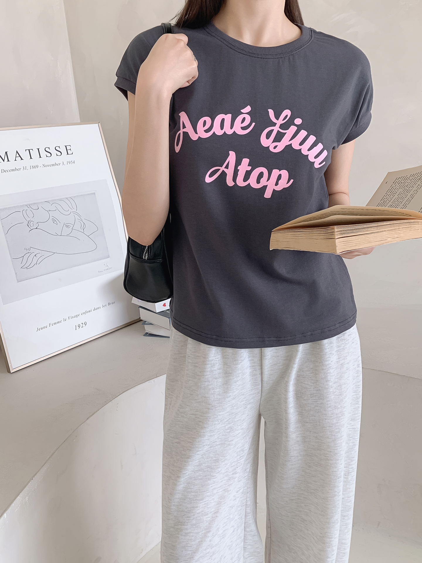ソフトラウンドネック半袖ロゴTシャツ | 詳細画像18