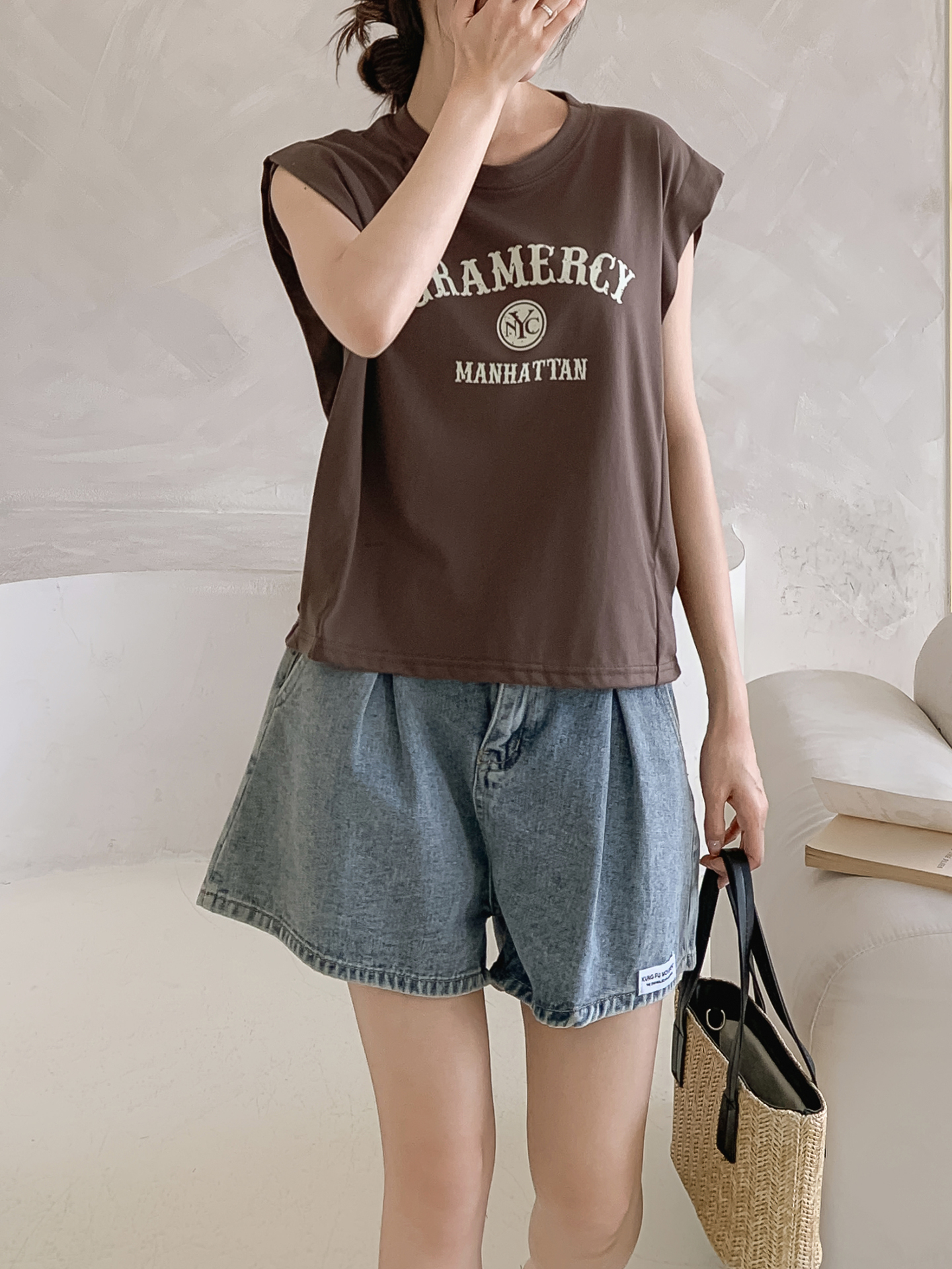 ラウンドネック半袖ロゴTシャツ | 詳細画像16