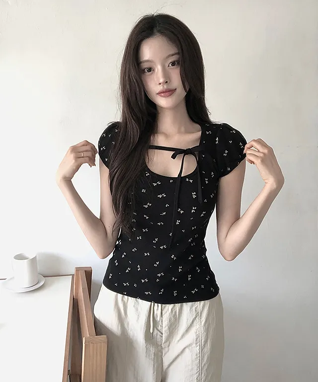 ラウンドネックパフスリーブリボン小花柄Tシャツ | classicblanc | 詳細画像1