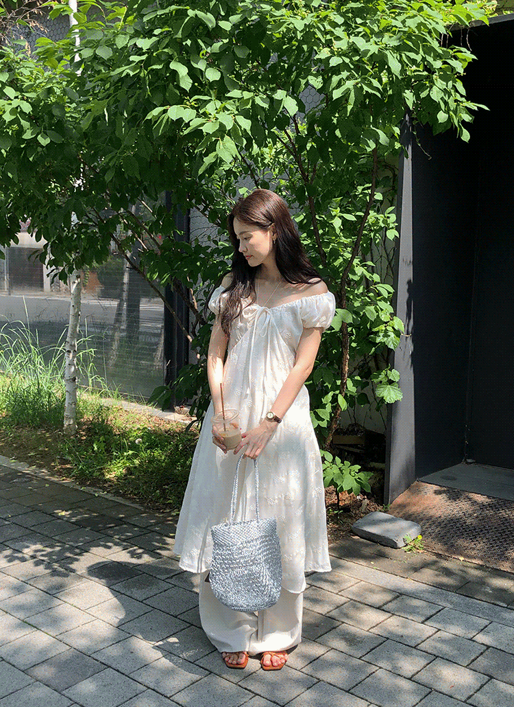 フラワー刺繍 オフショルダー ワンピース 2WAY花柄刺繍オフショルダーIライン花柄ノースリワンピース