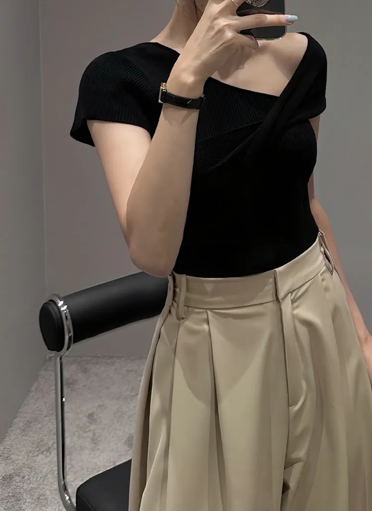 リブオフショルダーアンバランスネッククロップドスリムニット | vivnluv | 詳細画像1
