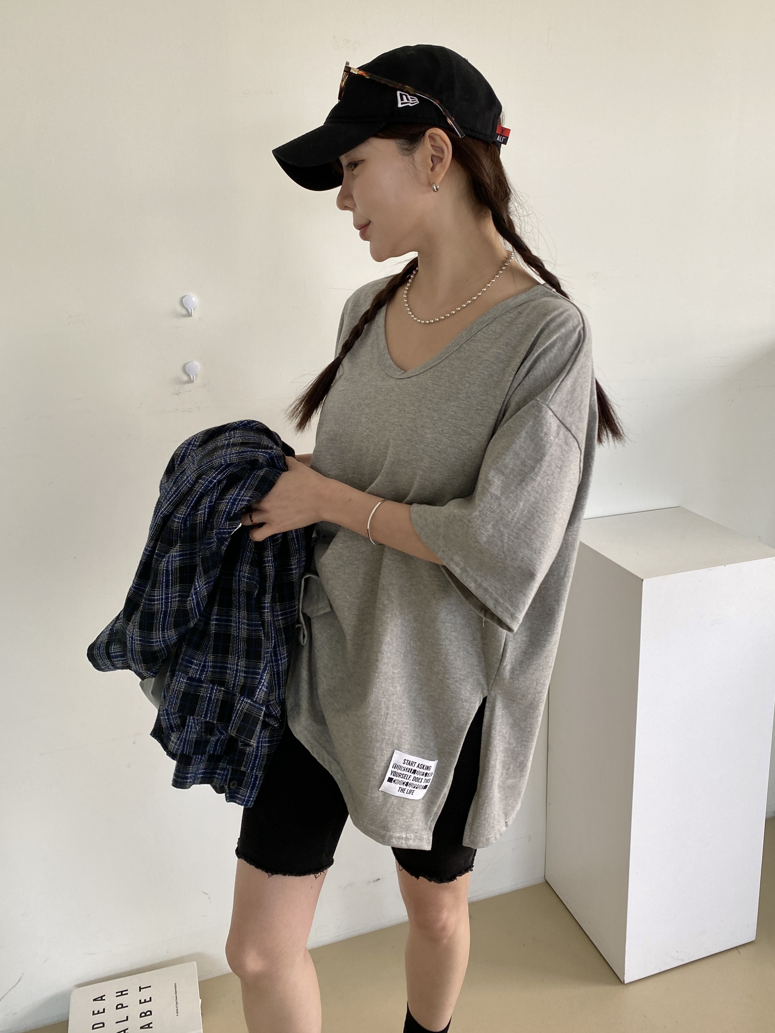VネックスリットIラインルーズ半袖Tシャツ | 詳細画像3