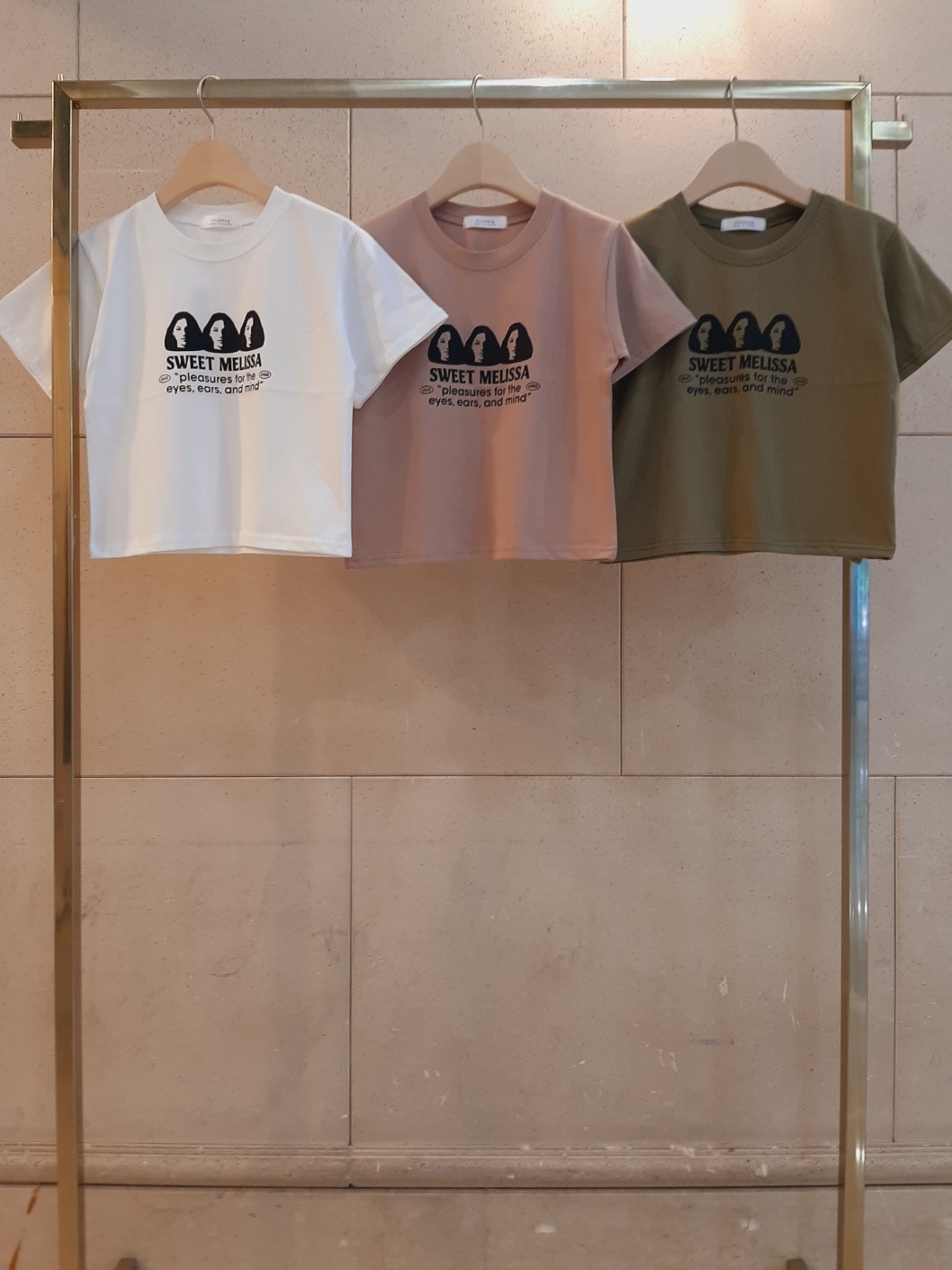ラウンドネッククロップド半袖プリントTシャツ | 詳細画像5