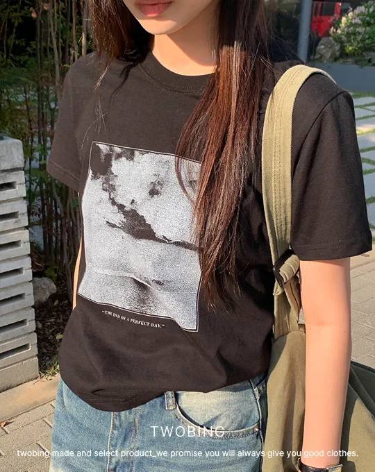 クロップドラウンドネックプリントTシャツ | twobing | 詳細画像2