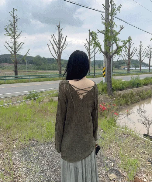 ルーズVネックバックストラップニット | darlingmoon | 詳細画像1