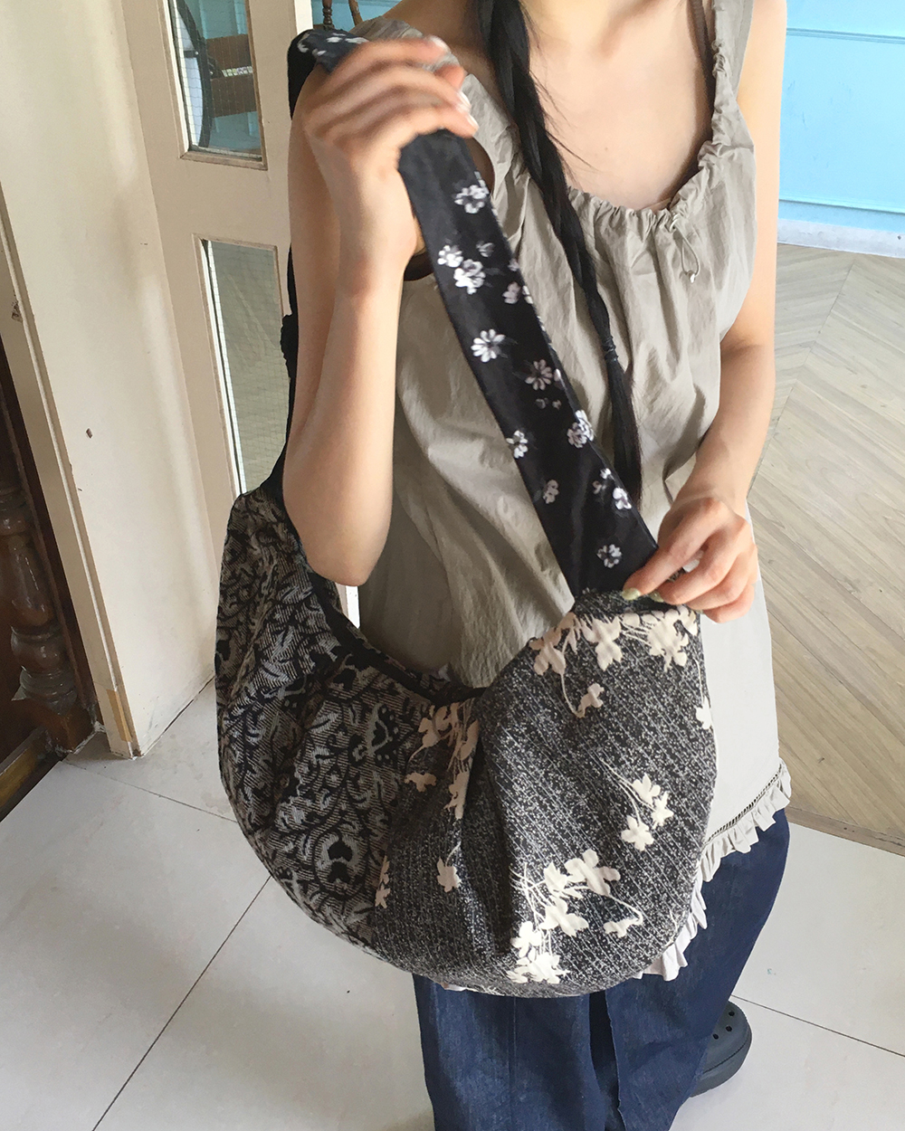 ポルトガルParfois★おしゃれショルダー 水彩画風素敵なお花柄 ポルトガルParfois☆おしゃれショルダー 水彩画風素敵なお花柄