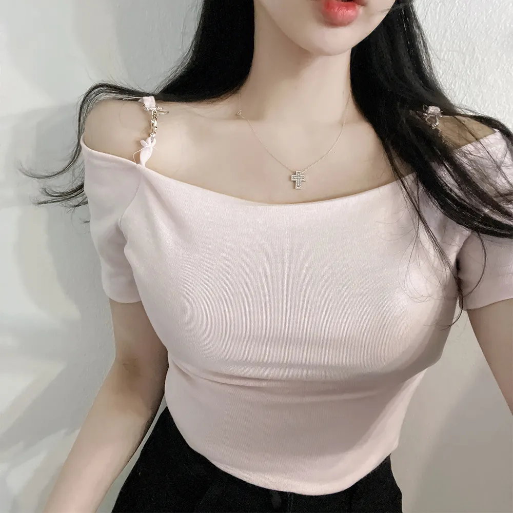 オフショルダーバックルポイント半袖Tシャツ | yenangnang | 詳細画像1