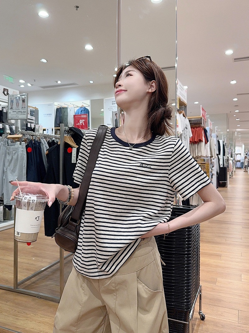 ラウンドネックルーズ半袖ボーダーTシャツ | 詳細画像8