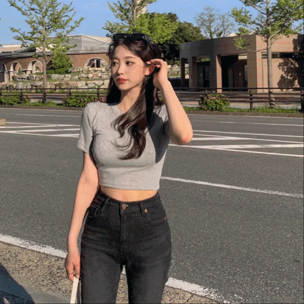 ラウンドネックスリムカラーTシャツ | wannabemuse | 詳細画像1