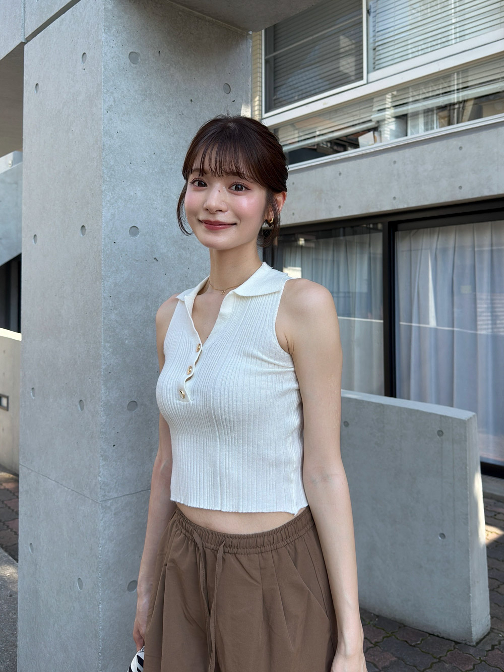 Vネックゴールドボタンリブノースリーブ | 詳細画像9